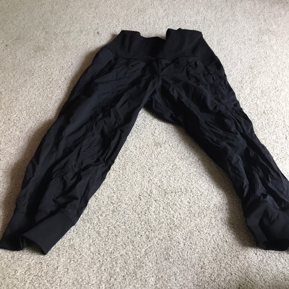 Lulu lemon cropped cargo pants